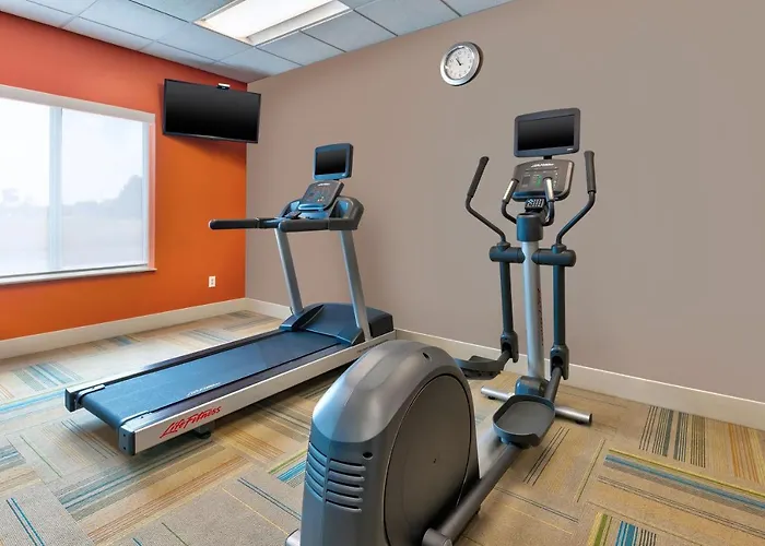 Express & - By Ihg Effingham
