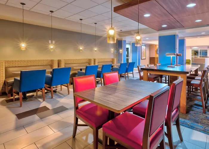 Express & - By Ihg 4* Effingham