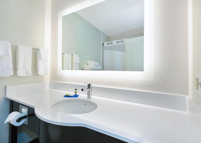 Hotel Express & - By Ihg 4*