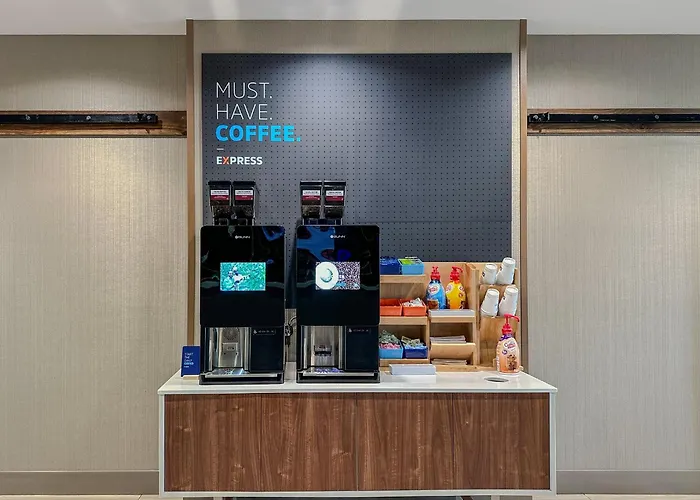Express & - By Ihg Effingham
