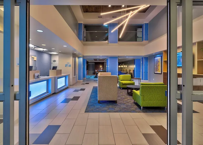 Hotel Express & - By Ihg 4*