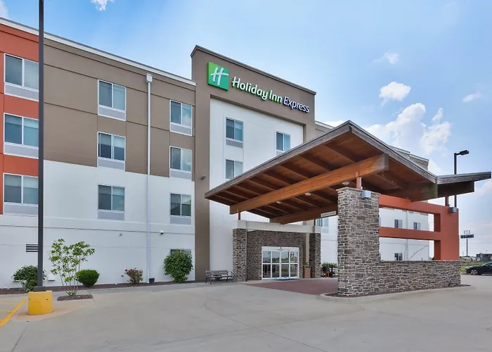 Express & - By Ihg 4*