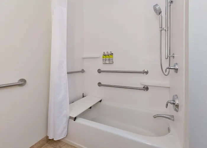 Express & - By Ihg Hotel Effingham