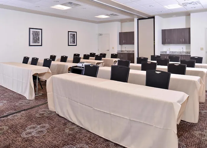 Express & - By Ihg Effingham